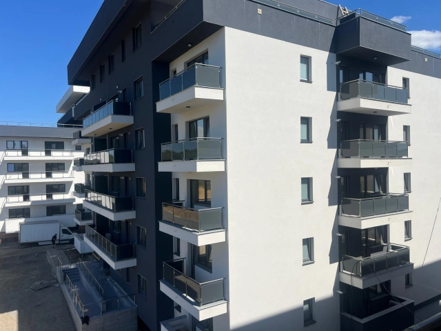 Apartament 3 camere - Miroslava